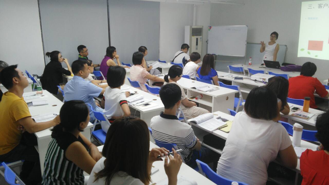 廣東中鵬職業(yè)培訓(xùn)學(xué)校 師生風(fēng)采相冊(cè)，記錄成長(zhǎng)與希望